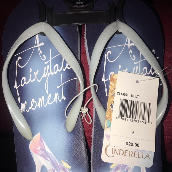 Disney Sandals - Picture 5 of 6